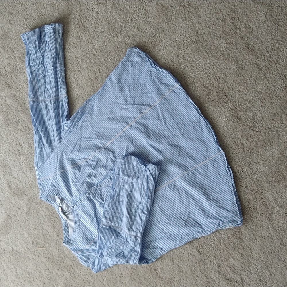 An Isaac Mizrahi blouse blue and white size 18W